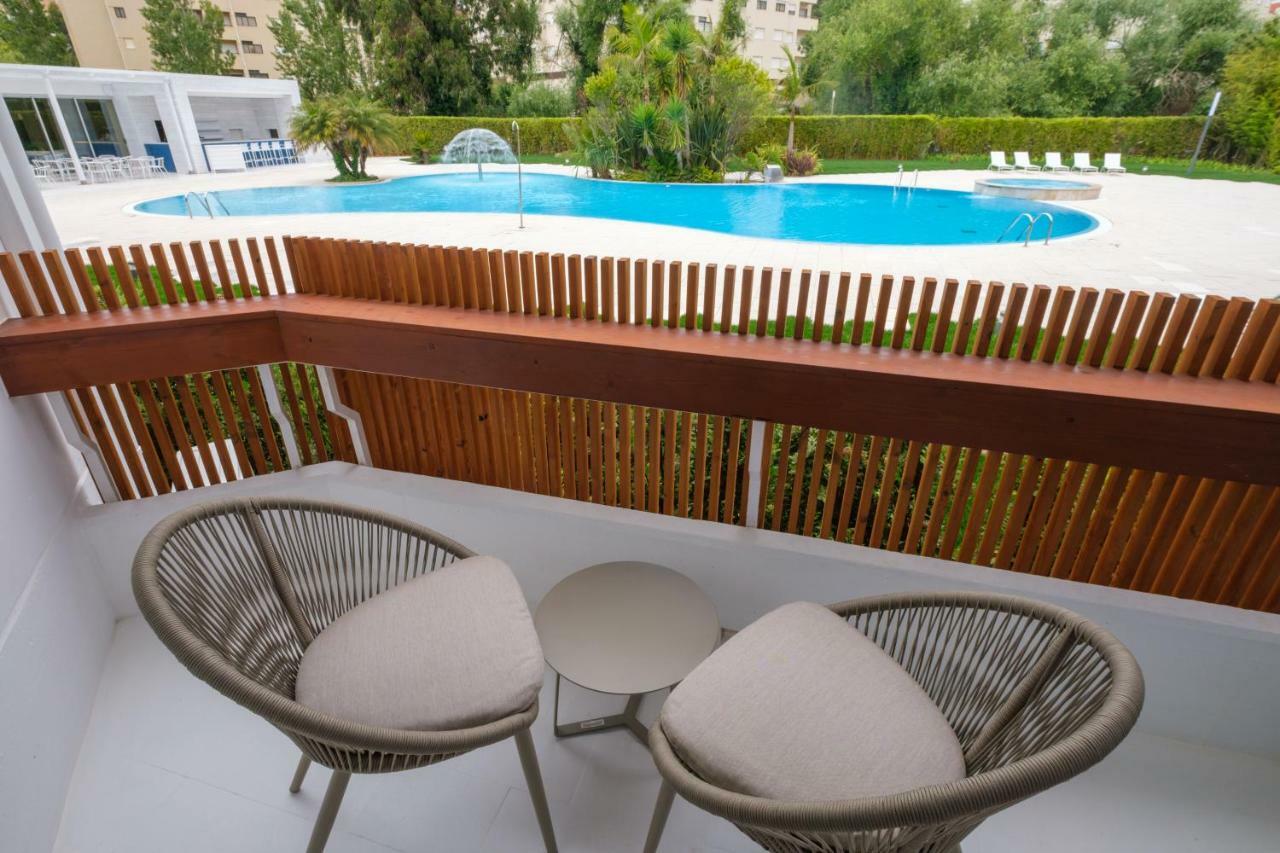มาลิบู ฟอซ โฮเต็ล แอนด์ เรสเทอรองต์ Hotel ฟิเกราดาฟอซ ภายนอก รูปภาพ Balcony of a hotel room