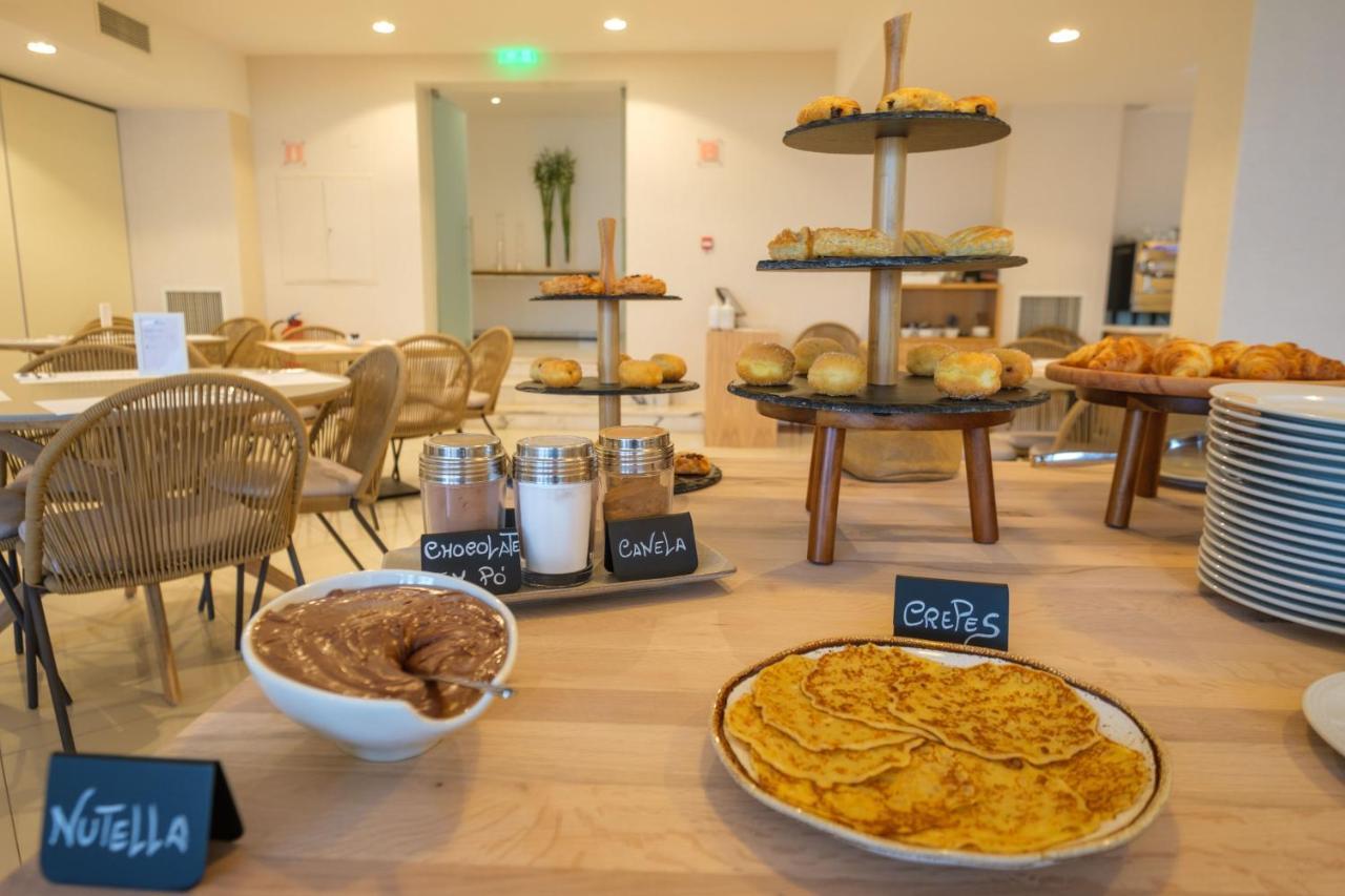 มาลิบู ฟอซ โฮเต็ล แอนด์ เรสเทอรองต์ Hotel ฟิเกราดาฟอซ ภายนอก รูปภาพ Breakfast at the hotel