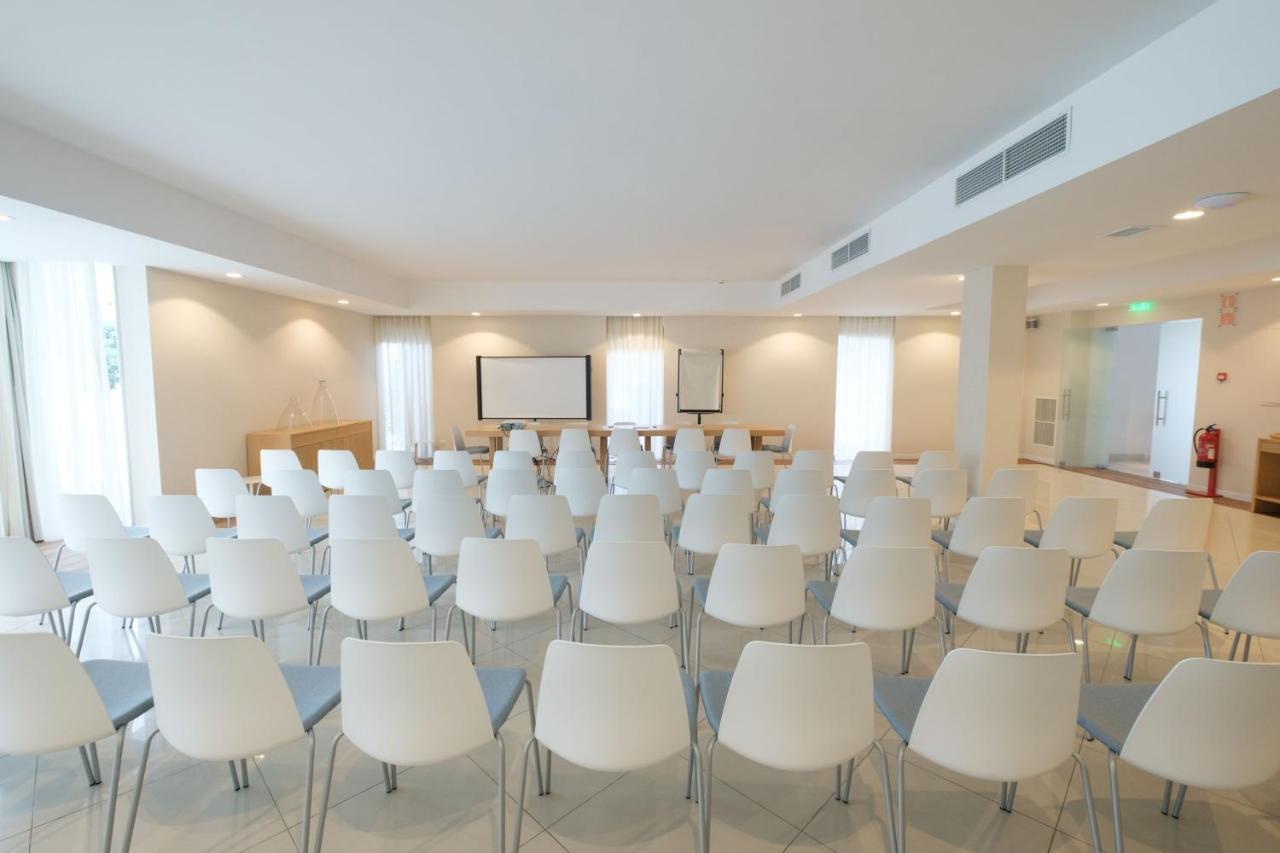 มาลิบู ฟอซ โฮเต็ล แอนด์ เรสเทอรองต์ Hotel ฟิเกราดาฟอซ ภายนอก รูปภาพ The conference room