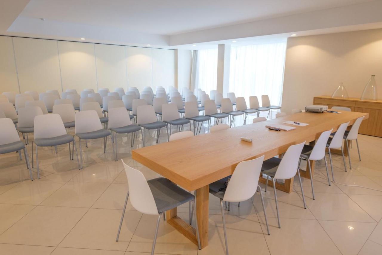 มาลิบู ฟอซ โฮเต็ล แอนด์ เรสเทอรองต์ Hotel ฟิเกราดาฟอซ ภายนอก รูปภาพ The boardroom at the University of East London